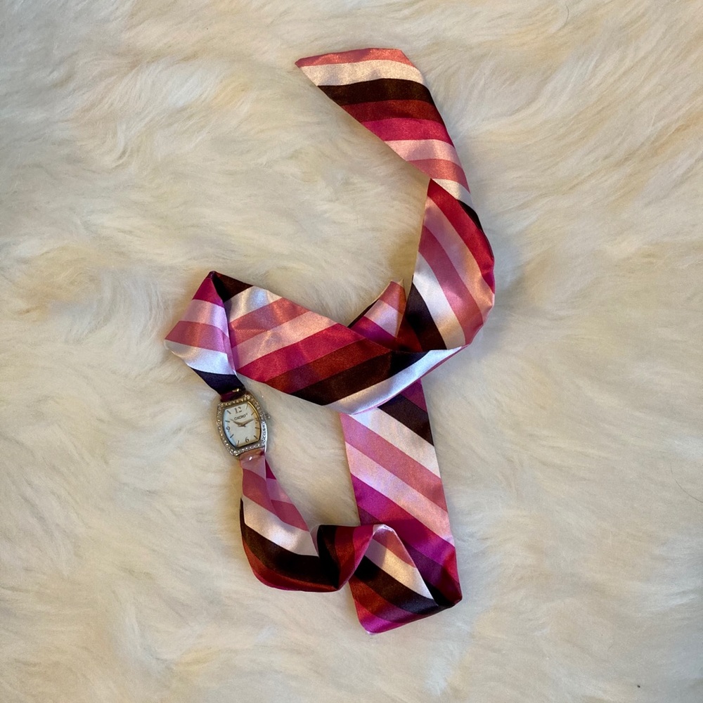 NWT XOXO Ribbon Wristband Watch - Picture 2 of 3